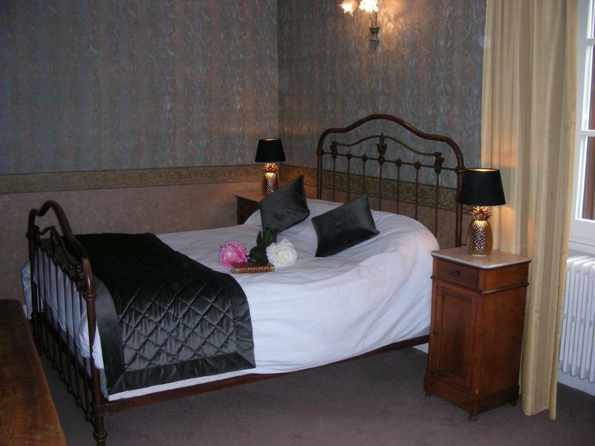 Hotel Le Baron Crémieu 외부 사진