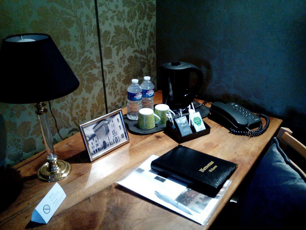 Hotel Le Baron Crémieu 외부 사진