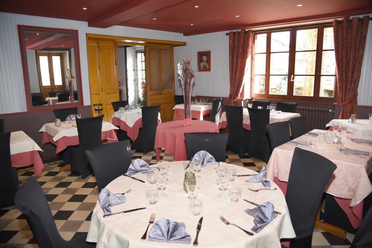 Hotel Le Baron Crémieu 외부 사진